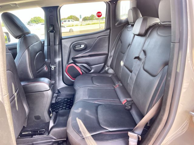 Thumbnail: 2016 Jeep Renegade - 13