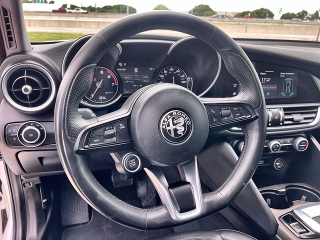 Thumbnail: 2020 Alfa Romeo Giulia - 10