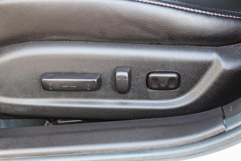 Thumbnail: 2020 Acura ILX - 22