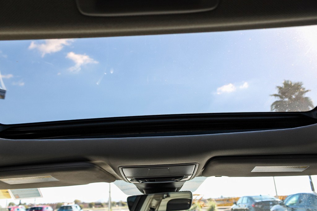 Thumbnail: 2023 Acura TLX - 21