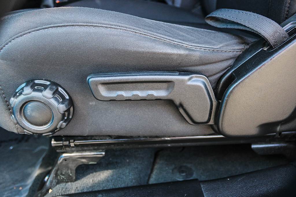 Thumbnail: 2022 Jeep Wrangler - 22