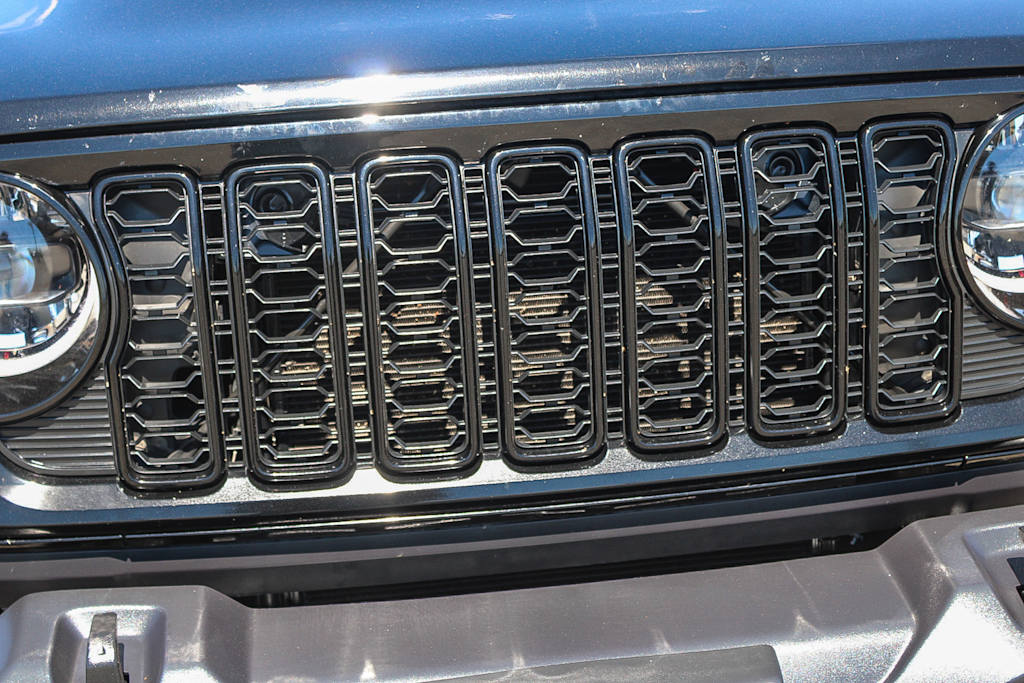 Thumbnail: 2025 Jeep Wrangler - 17