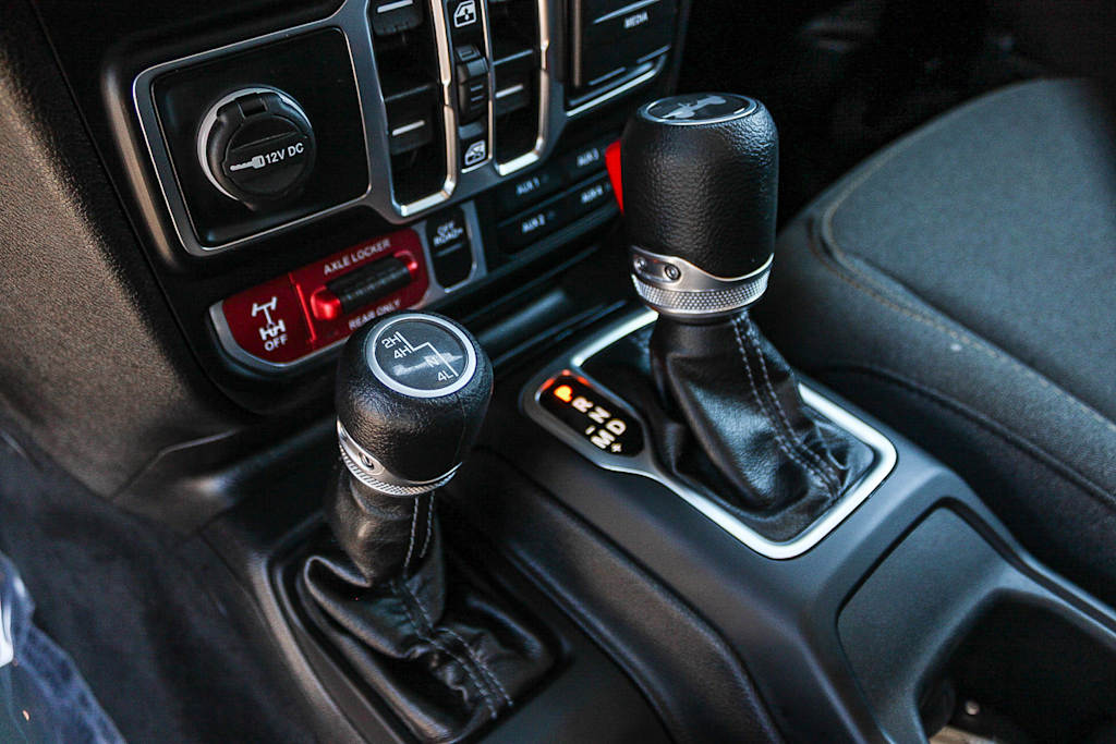 Thumbnail: 2025 Jeep Wrangler - 14