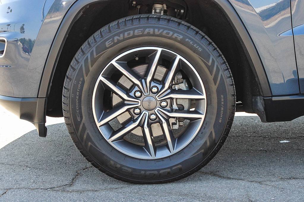 Thumbnail: 2020 Jeep Grand Cherokee - 22