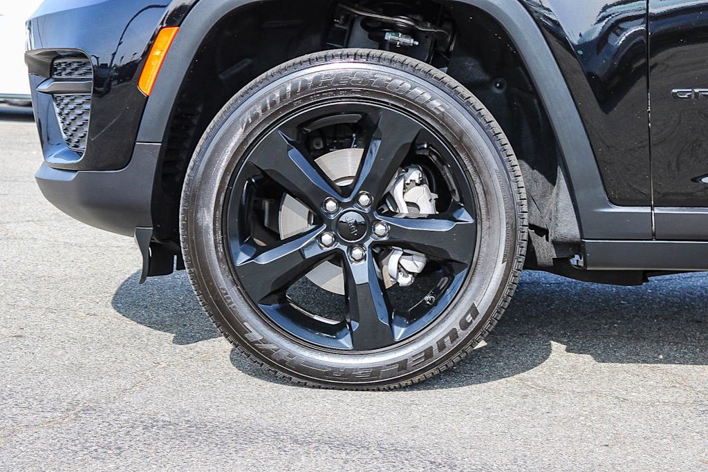 Thumbnail: 2024 Jeep Grand Cherokee - 22
