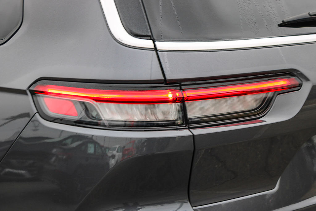 Thumbnail: 2025 Jeep Grand Cherokee L - 21
