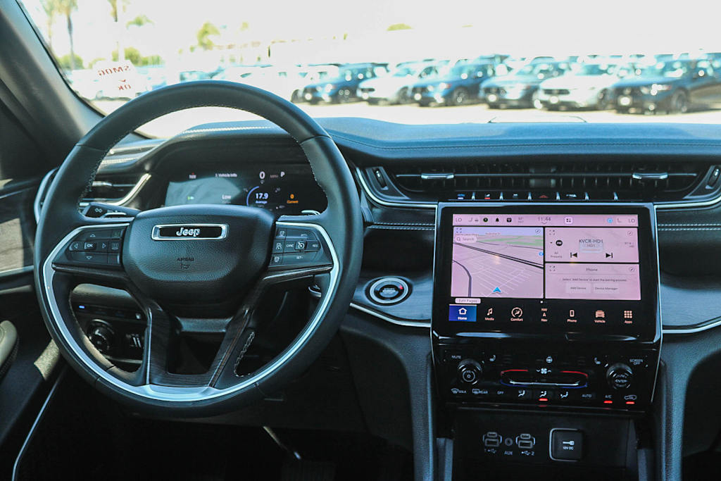 Thumbnail: 2024 Jeep Grand Cherokee - 8