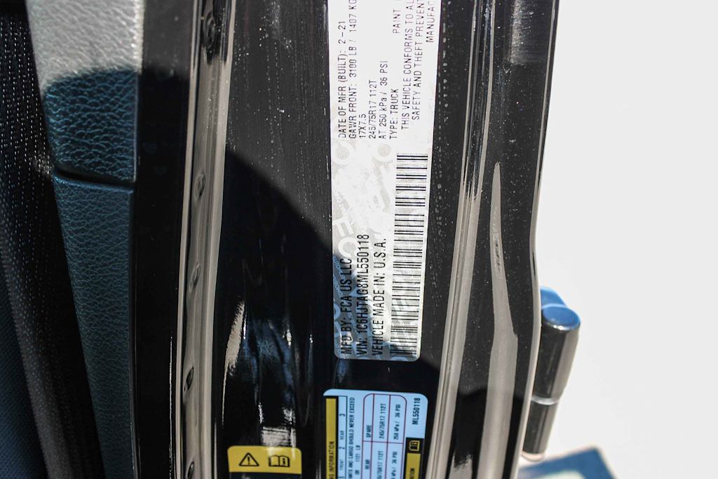 Thumbnail: 2021 Jeep Gladiator - 17