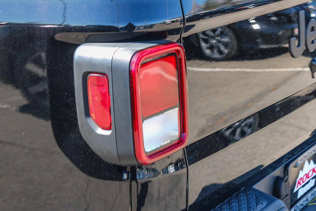 Thumbnail: 2021 Jeep Gladiator - 14