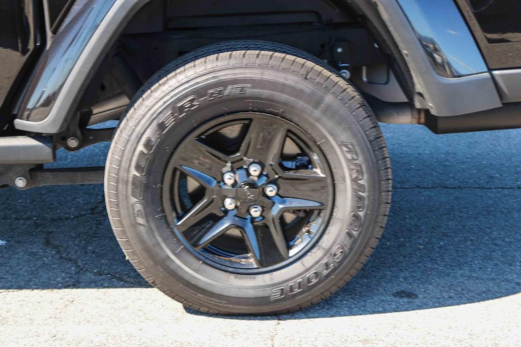 Thumbnail: 2021 Jeep Gladiator - 5