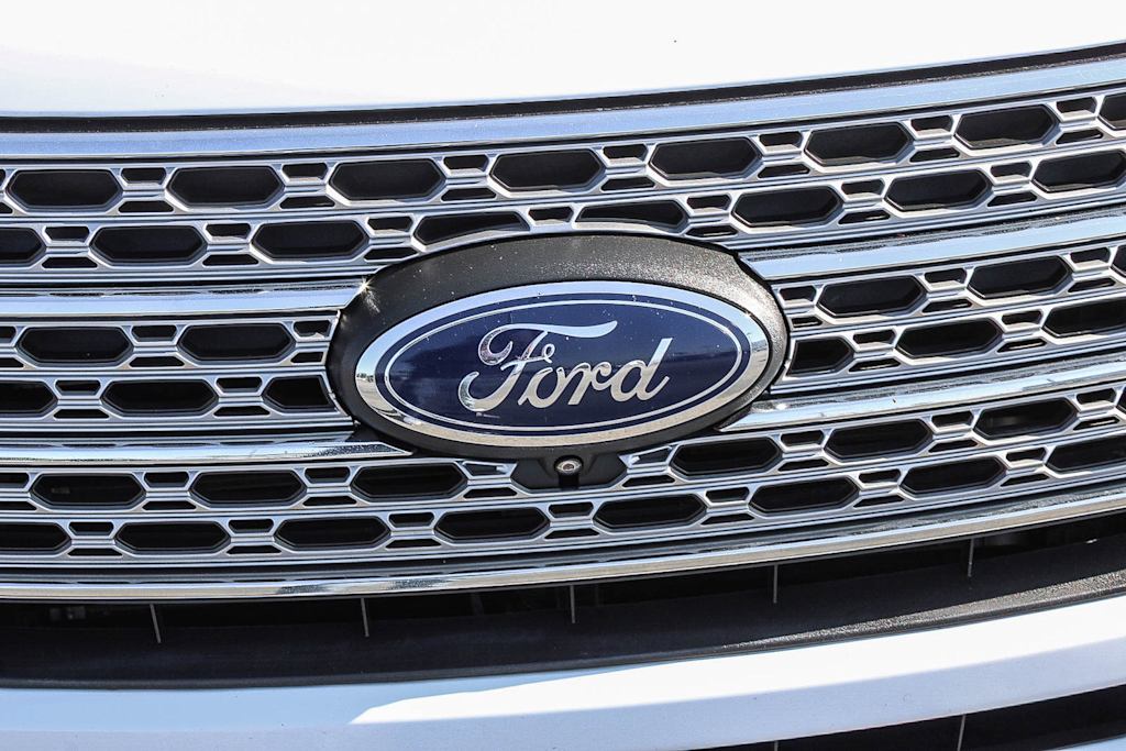 Thumbnail: 2022 Ford Explorer - 6