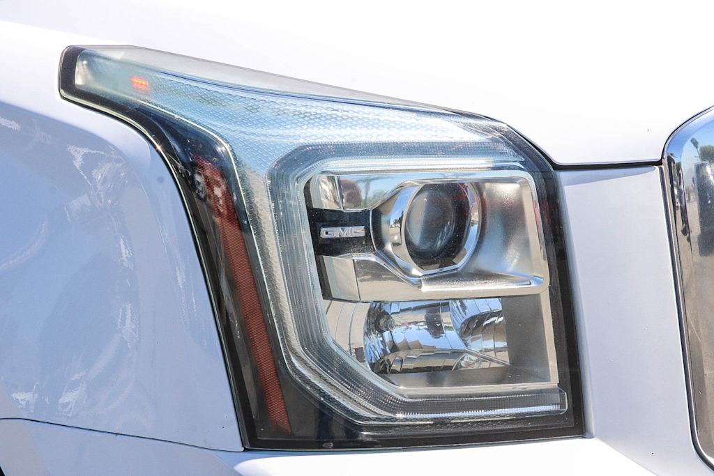 Thumbnail: 2018 GMC Yukon XL - 19