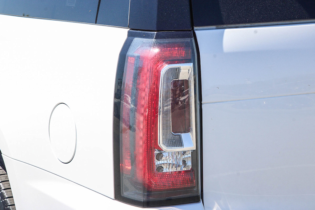 Thumbnail: 2018 GMC Yukon XL - 21
