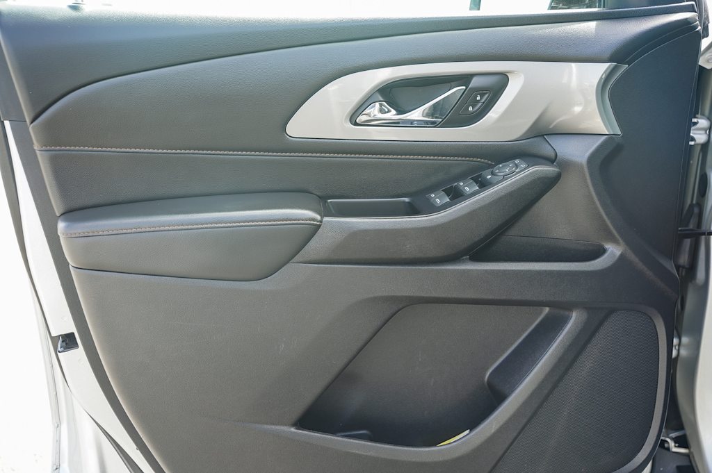 Thumbnail: 2019 Chevrolet Traverse - 21