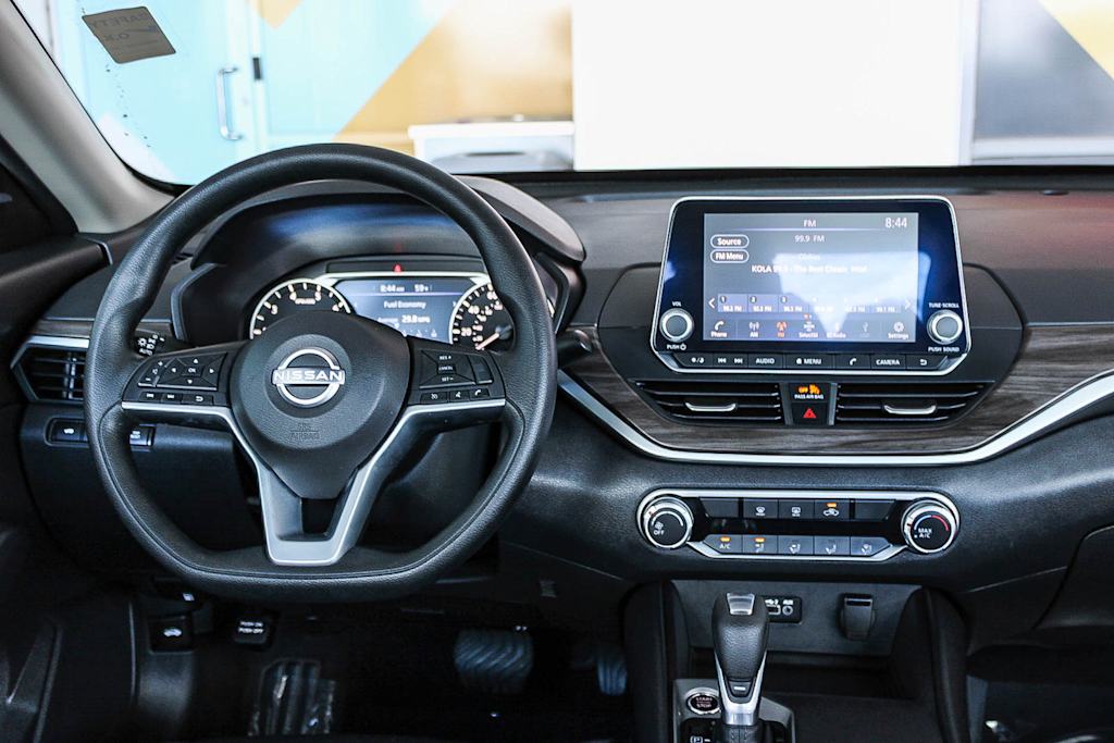 Thumbnail: 2025 Nissan Altima - 9