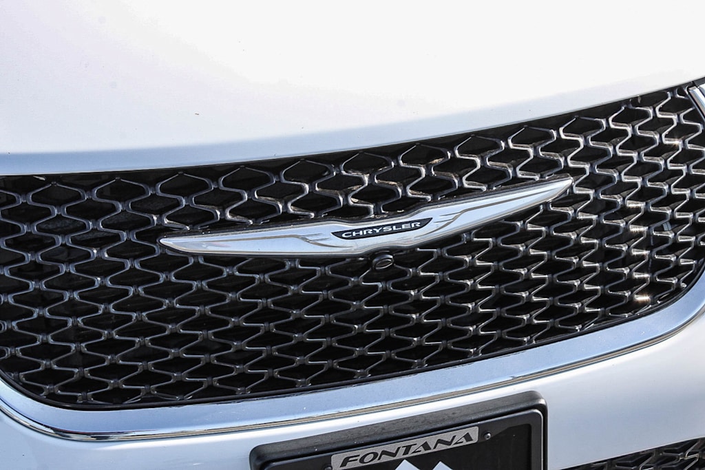 Thumbnail: 2024 Chrysler Pacifica - 18