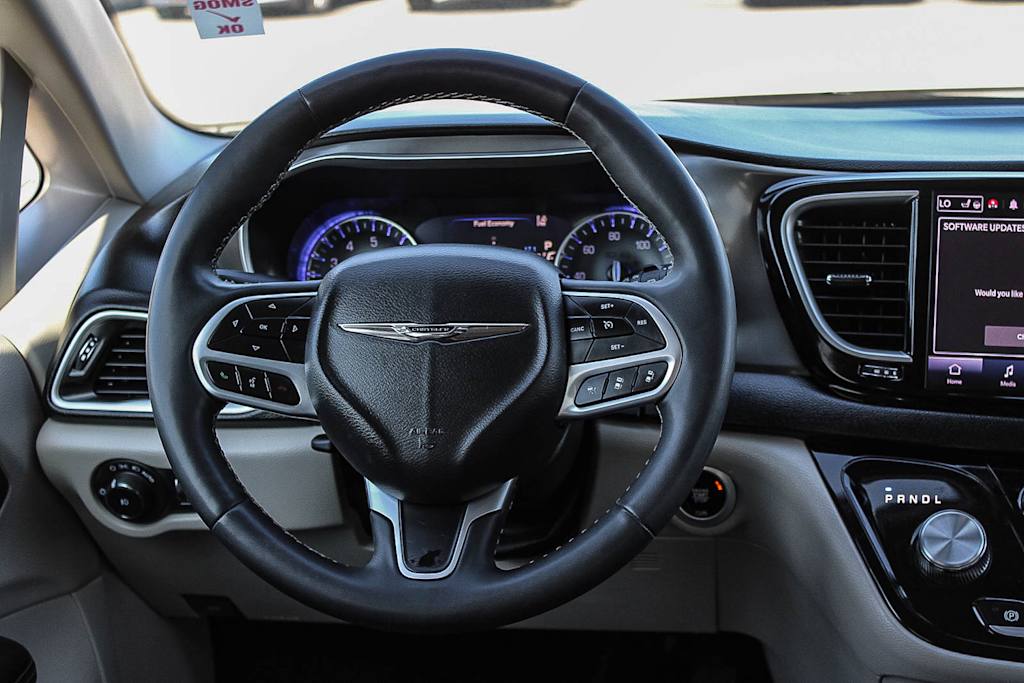 Thumbnail: 2024 Chrysler Pacifica - 12