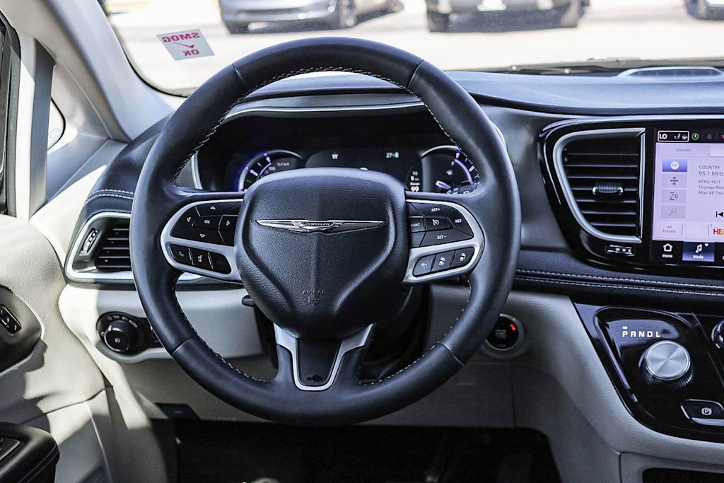 Thumbnail: 2024 Chrysler Pacifica - 12