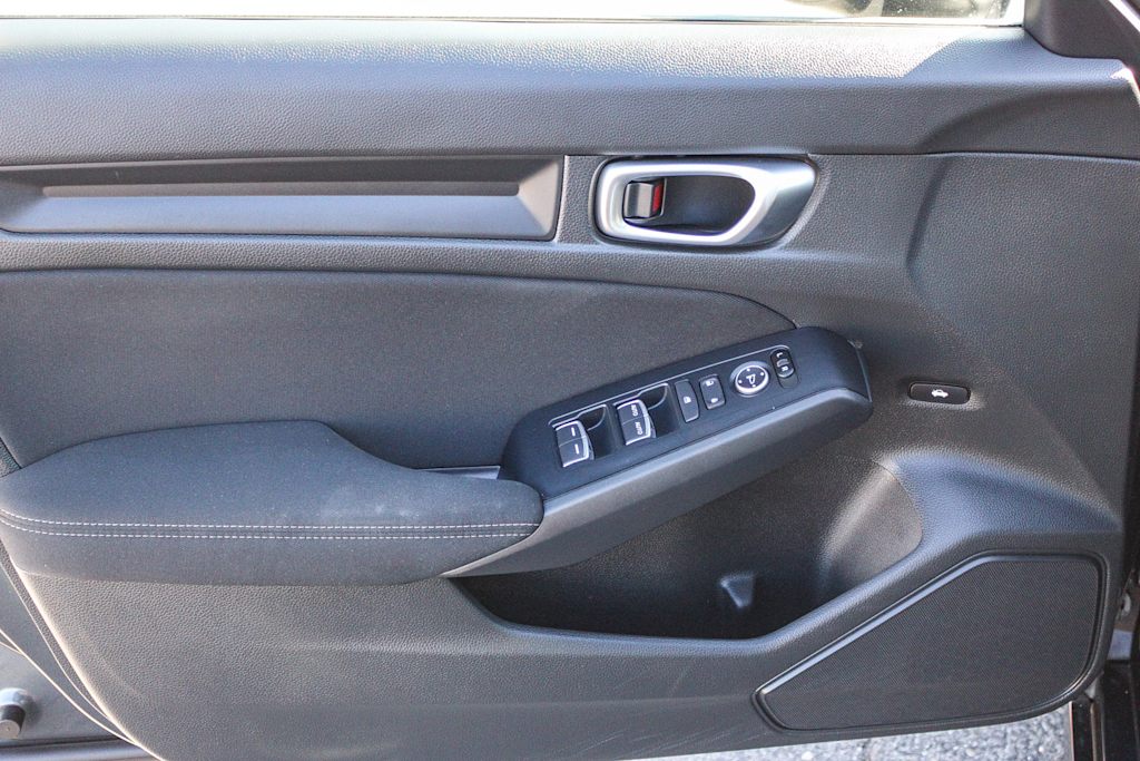 Thumbnail: 2023 Honda Civic - 18