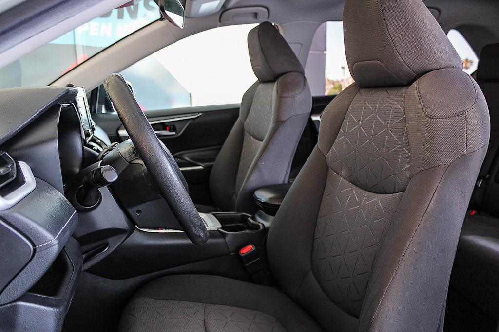 Thumbnail: 2021 Toyota RAV4 - 10