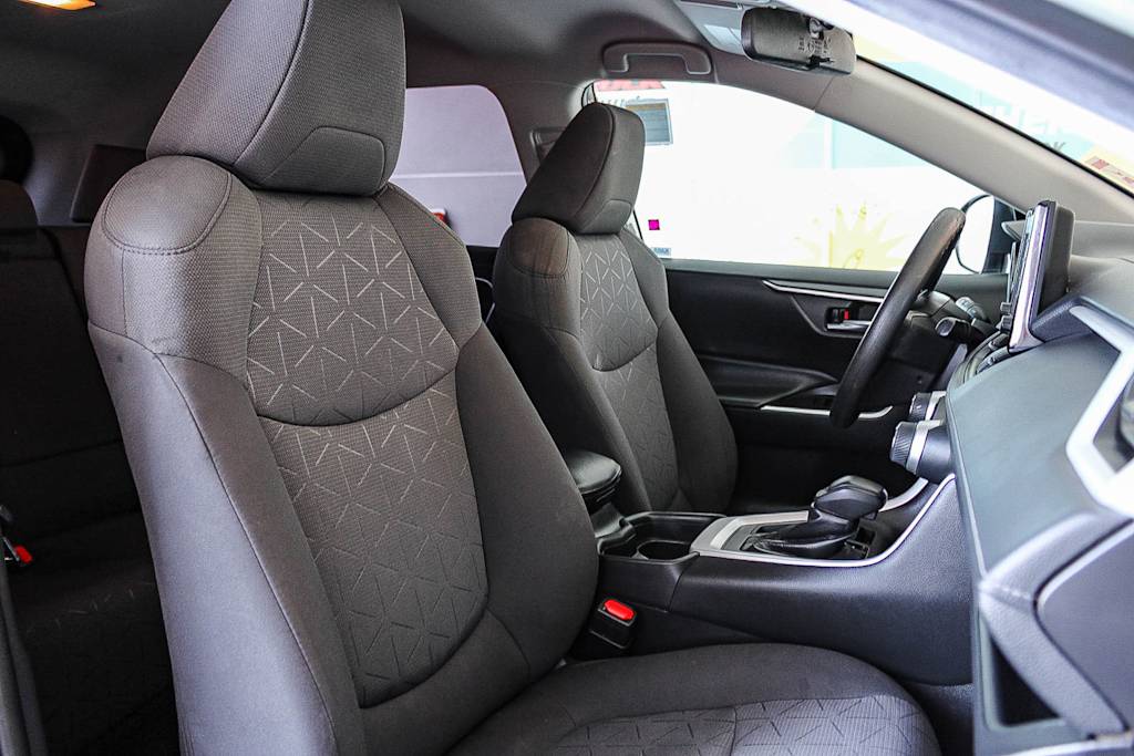 Thumbnail: 2021 Toyota RAV4 - 9