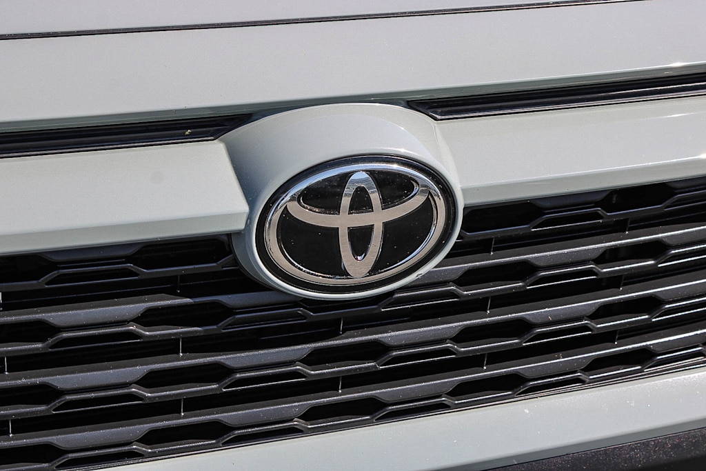 Thumbnail: 2021 Toyota RAV4 - 5