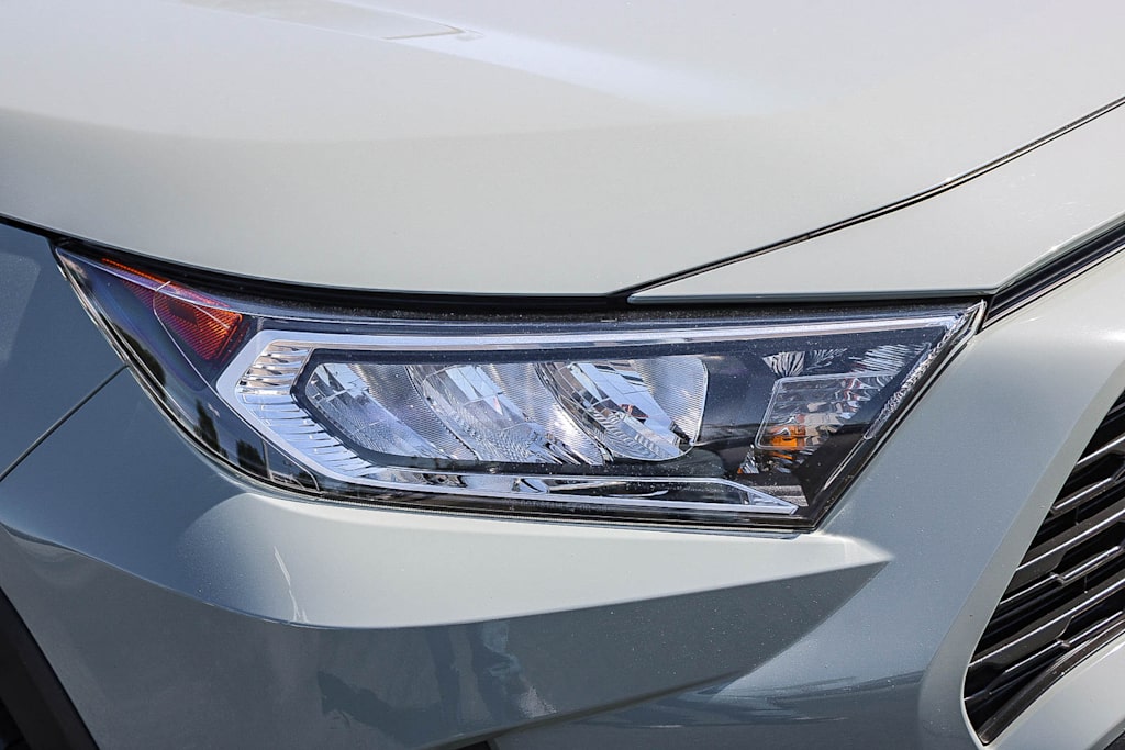 Thumbnail: 2021 Toyota RAV4 - 19