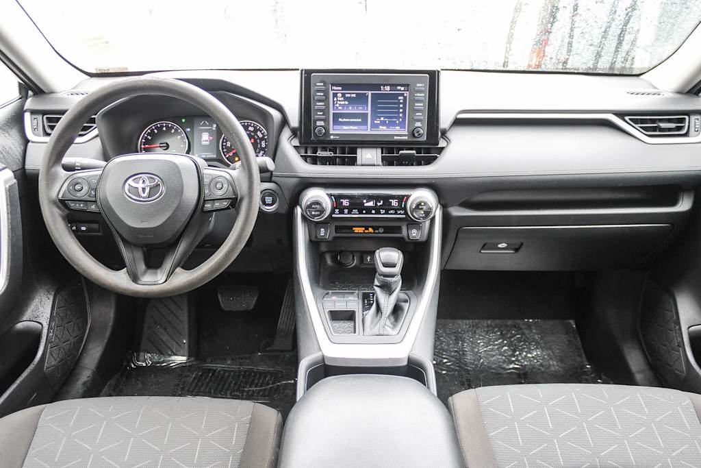 2022 Toyota RAV4 XLE 2