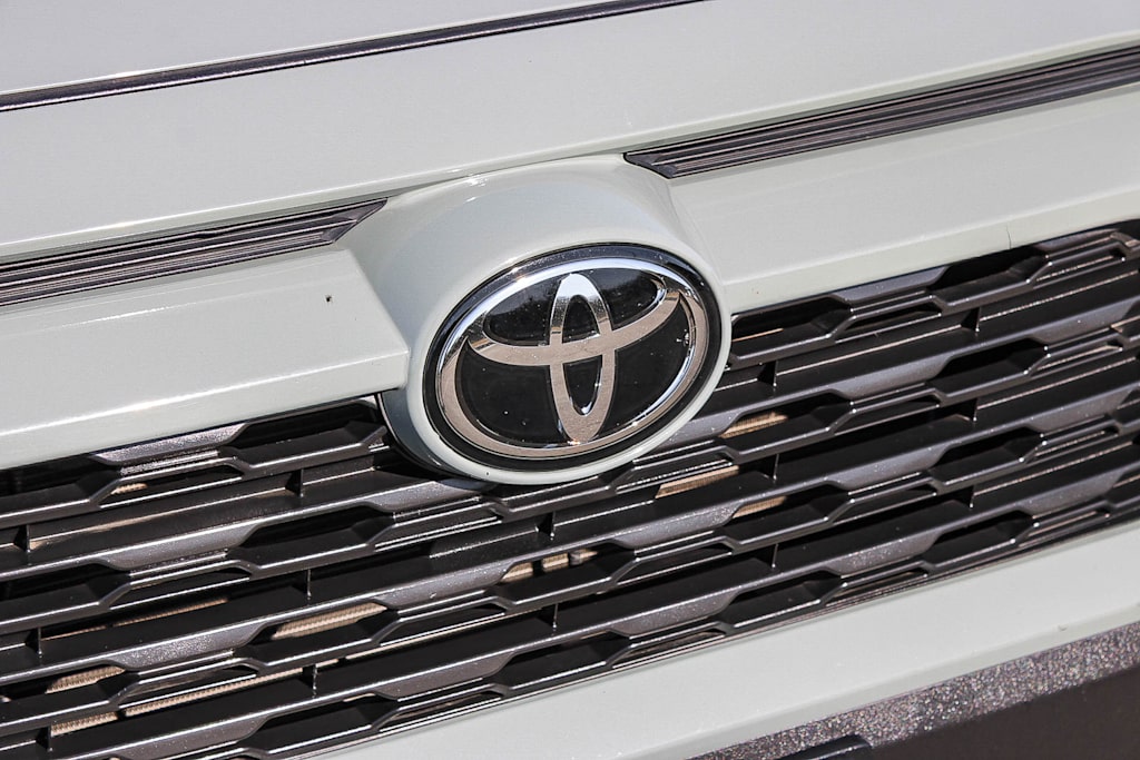 Thumbnail: 2023 Toyota RAV4 - 6