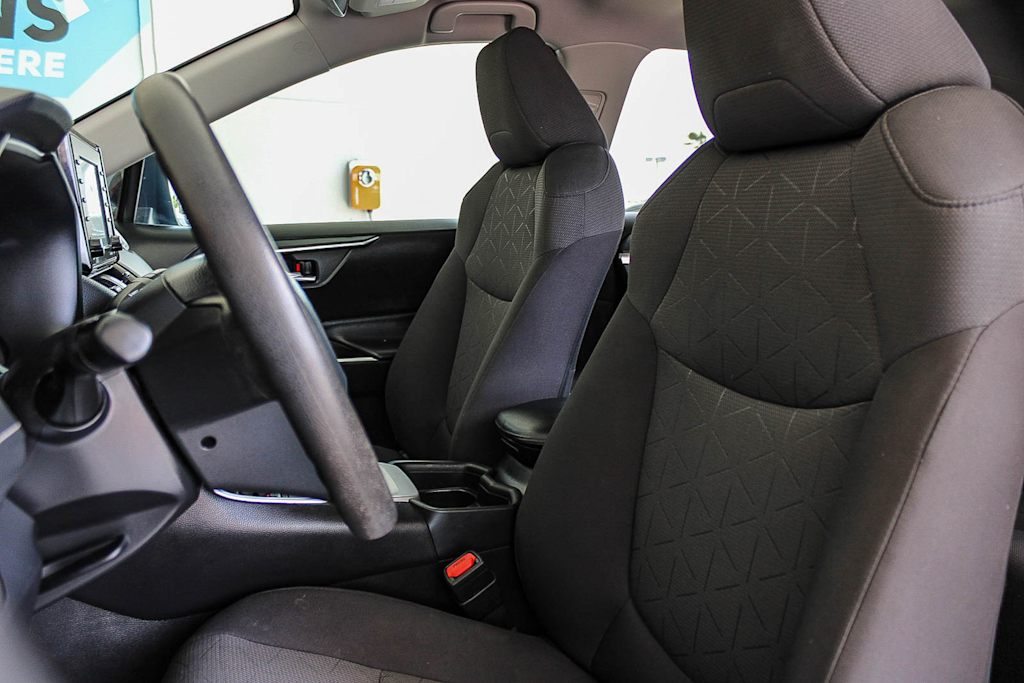 Thumbnail: 2021 Toyota RAV4 - 11