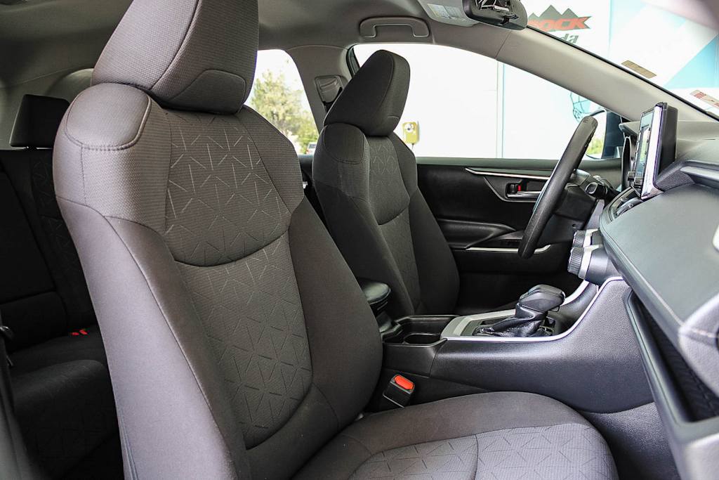 Thumbnail: 2021 Toyota RAV4 - 10