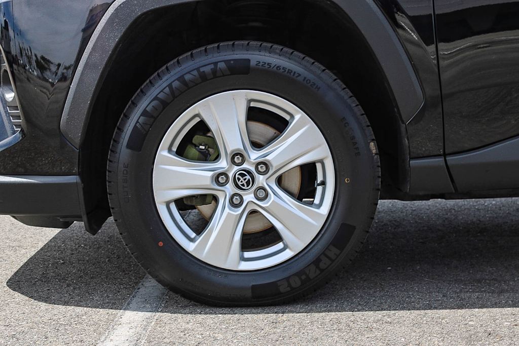 Thumbnail: 2021 Toyota RAV4 - 22