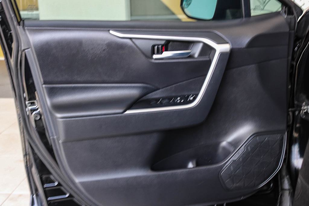 Thumbnail: 2021 Toyota RAV4 - 24