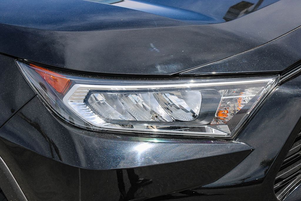 Thumbnail: 2021 Toyota RAV4 - 19