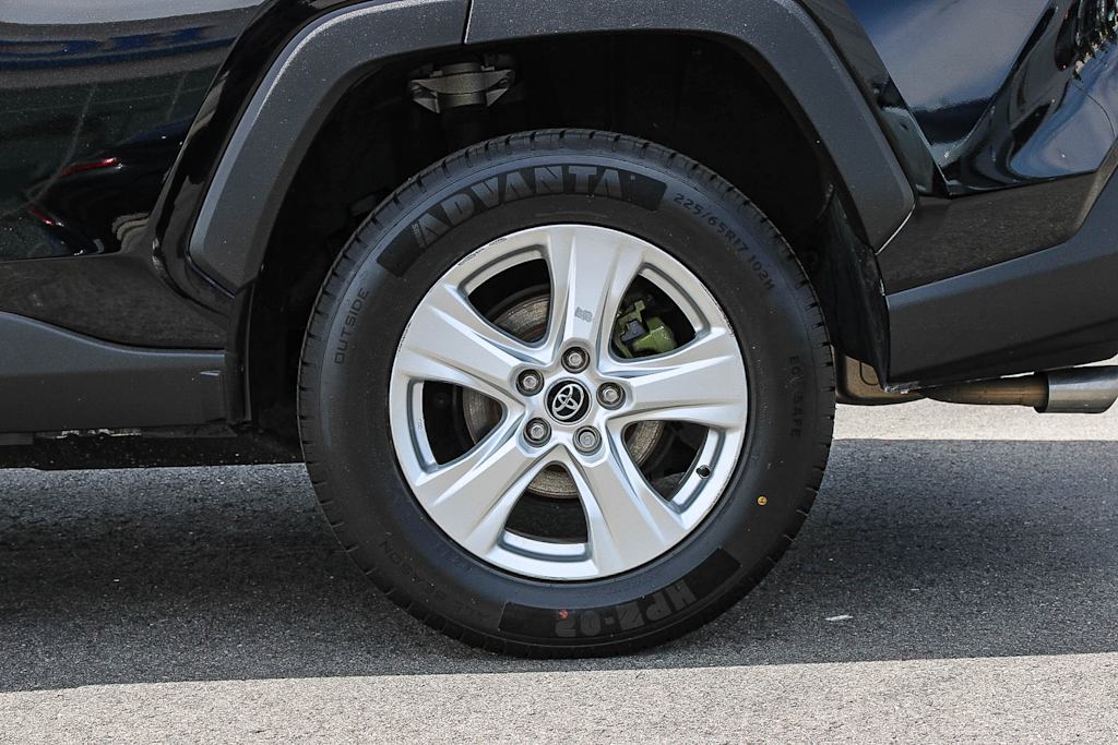 Thumbnail: 2021 Toyota RAV4 - 7