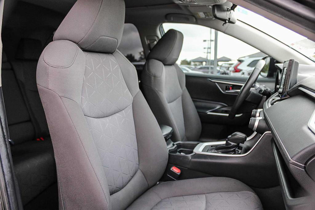 Thumbnail: 2020 Toyota RAV4 - 9