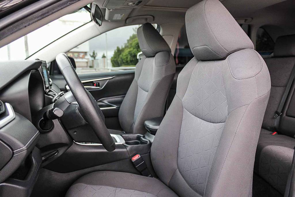 Thumbnail: 2020 Toyota RAV4 - 10