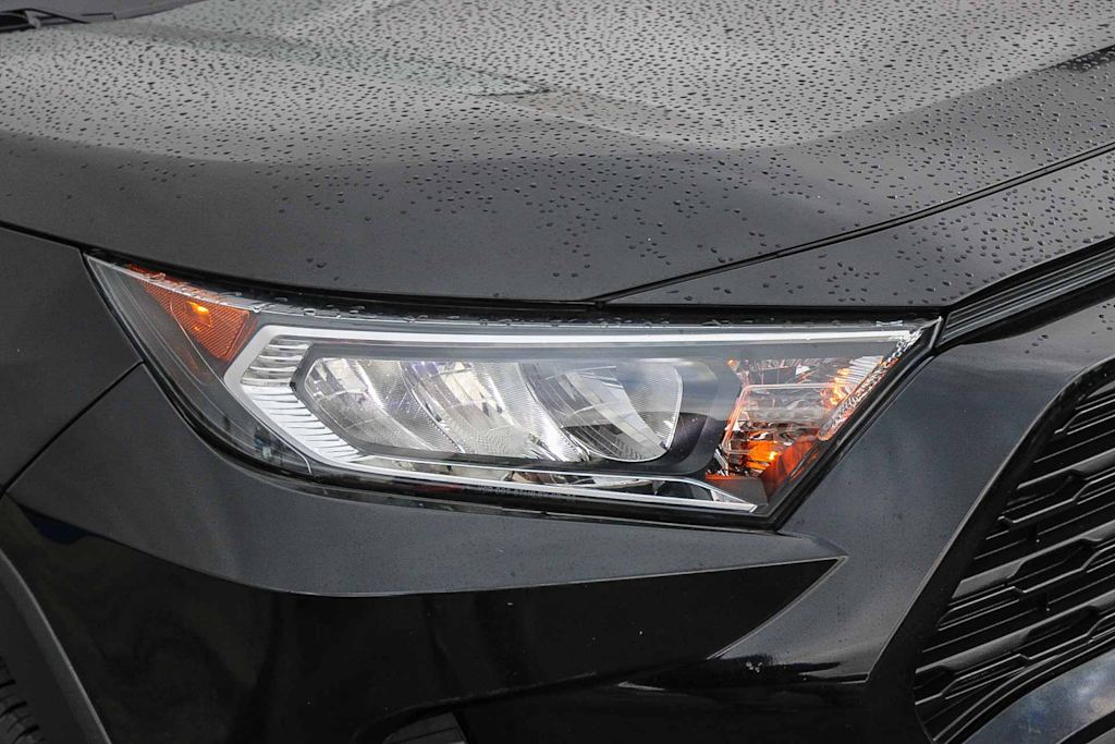 Thumbnail: 2020 Toyota RAV4 - 18