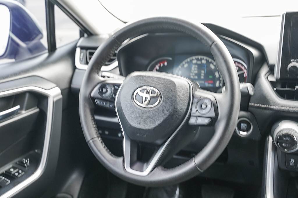 Thumbnail: 2023 Toyota RAV4 - 9