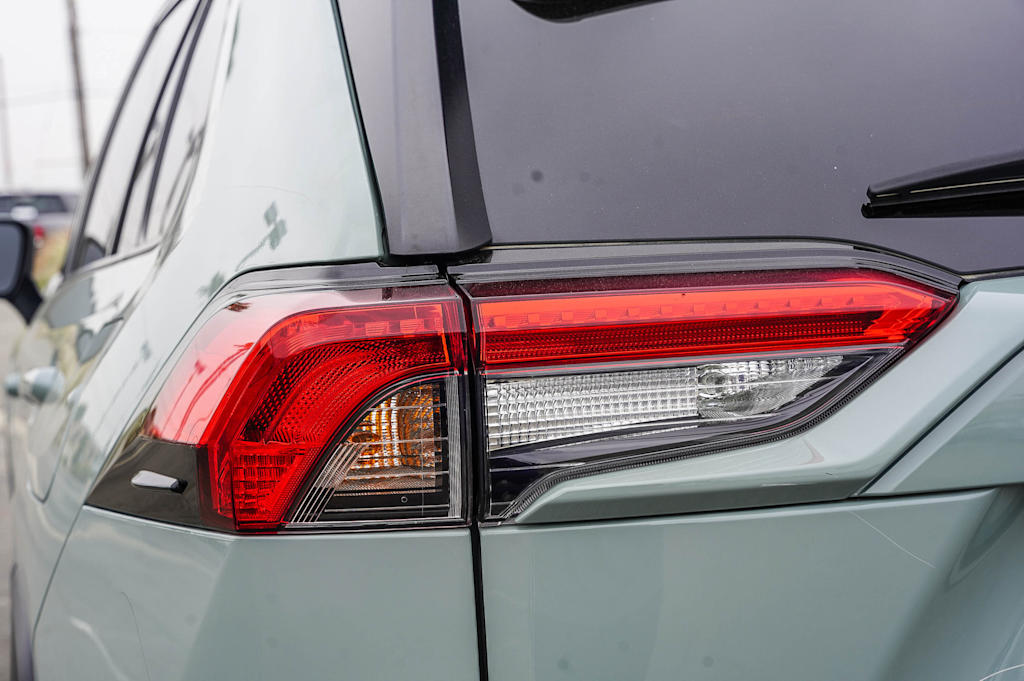 Thumbnail: 2023 Toyota RAV4 - 21