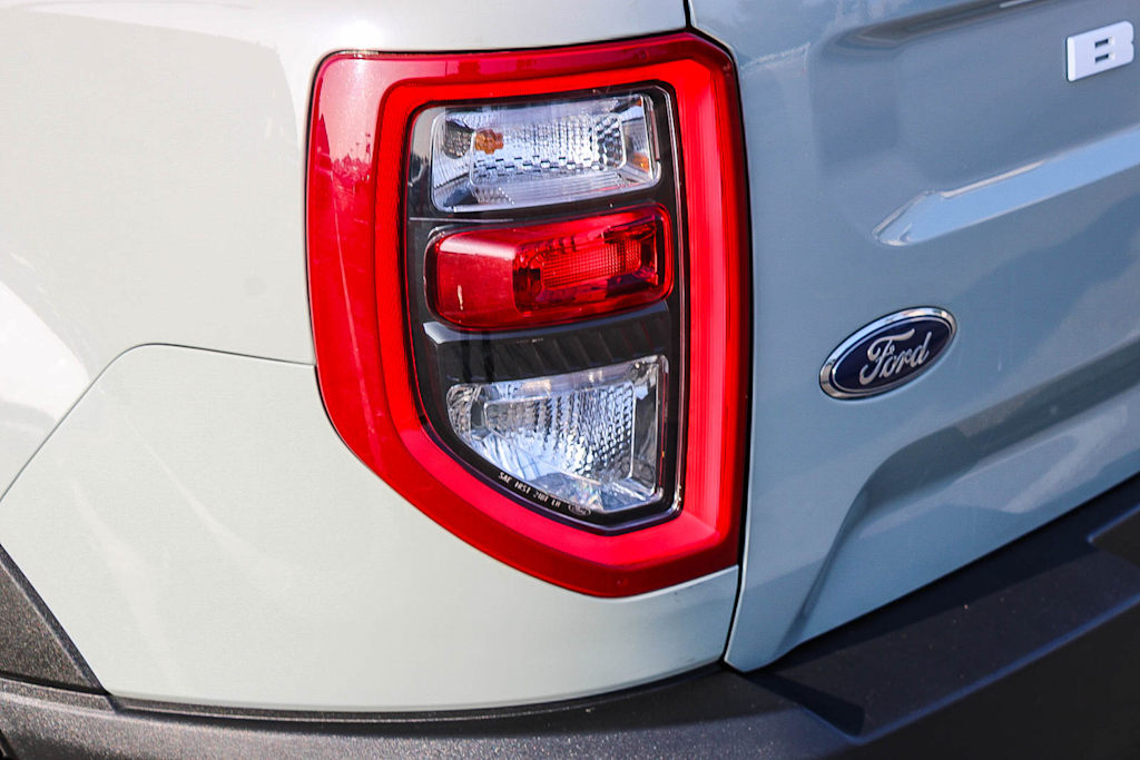 Thumbnail: 2021 Ford Bronco Sport - 22