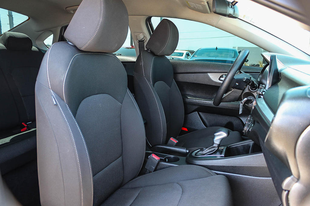 Thumbnail: 2020 Kia Forte - 9