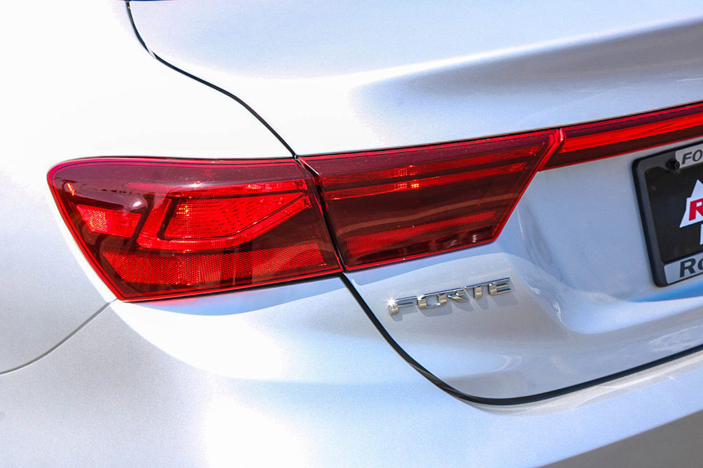 Thumbnail: 2020 Kia Forte - 22