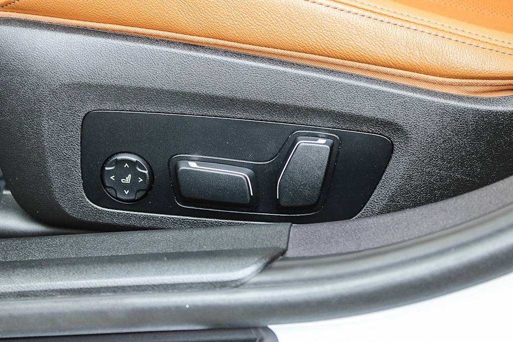 Thumbnail: 2024 BMW 3 Series - 24