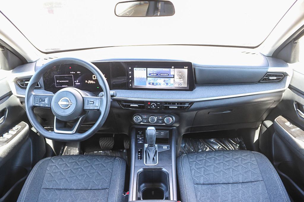 Thumbnail: 2025 Nissan Kicks - 2
