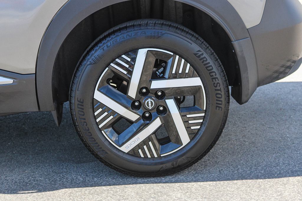 Thumbnail: 2025 Nissan Kicks - 7
