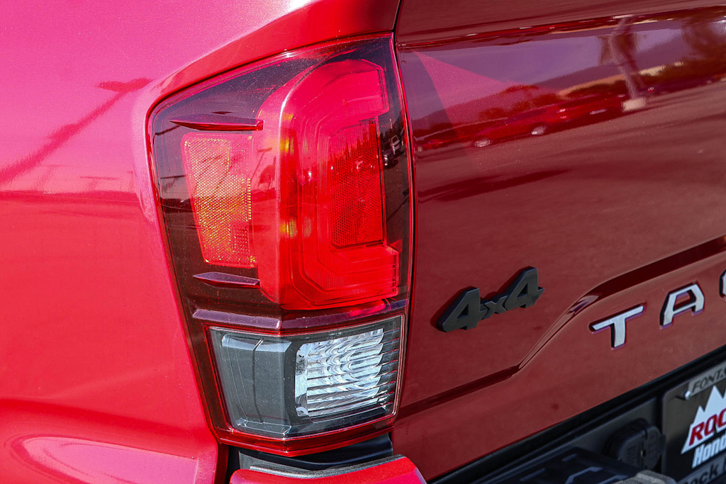 Thumbnail: 2020 Toyota Tacoma - 21
