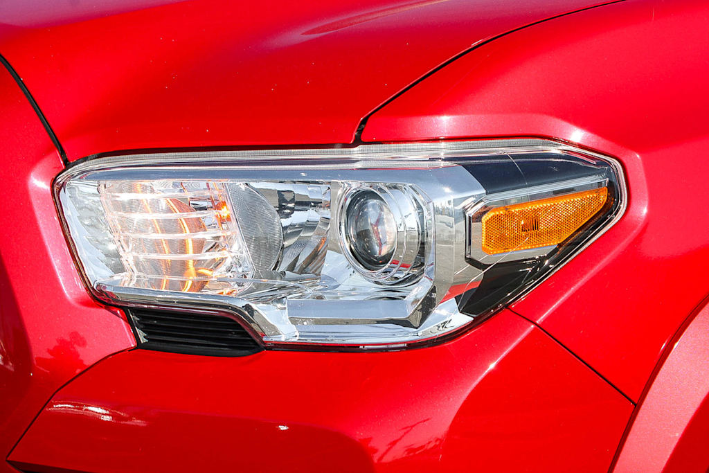 Thumbnail: 2020 Toyota Tacoma - 23