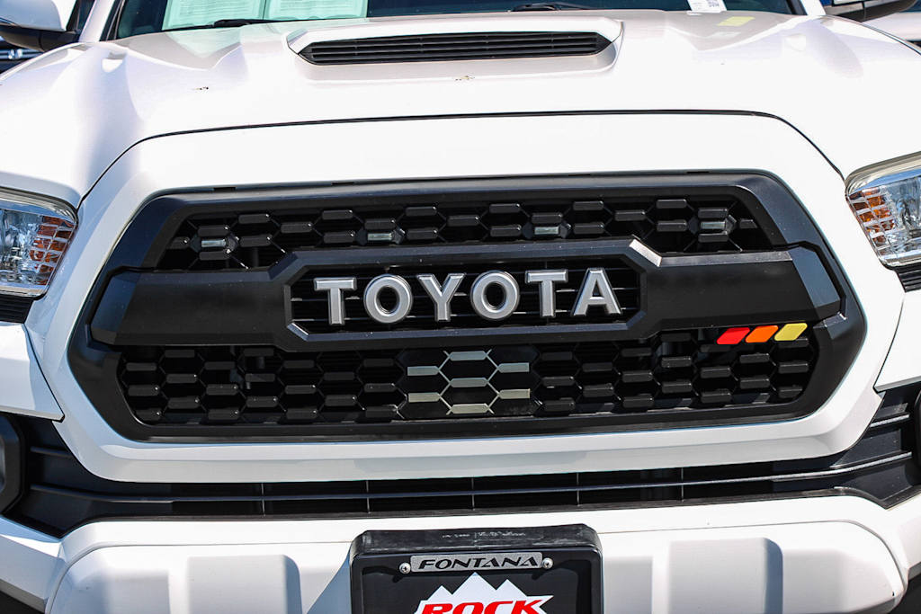 Thumbnail: 2020 Toyota Tacoma - 12