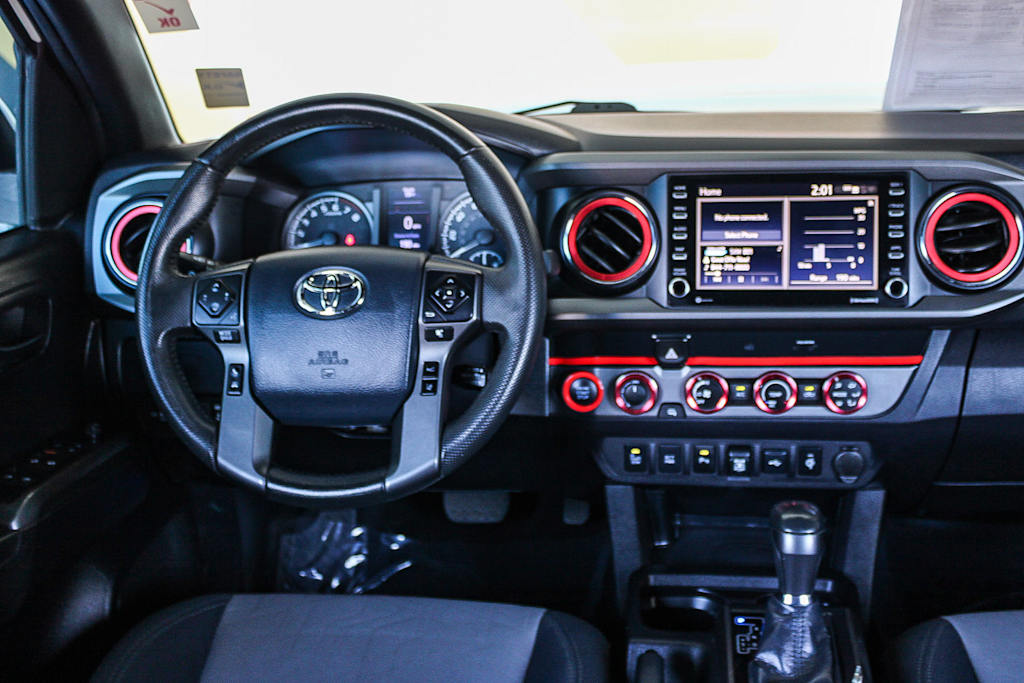 Thumbnail: 2020 Toyota Tacoma - 7